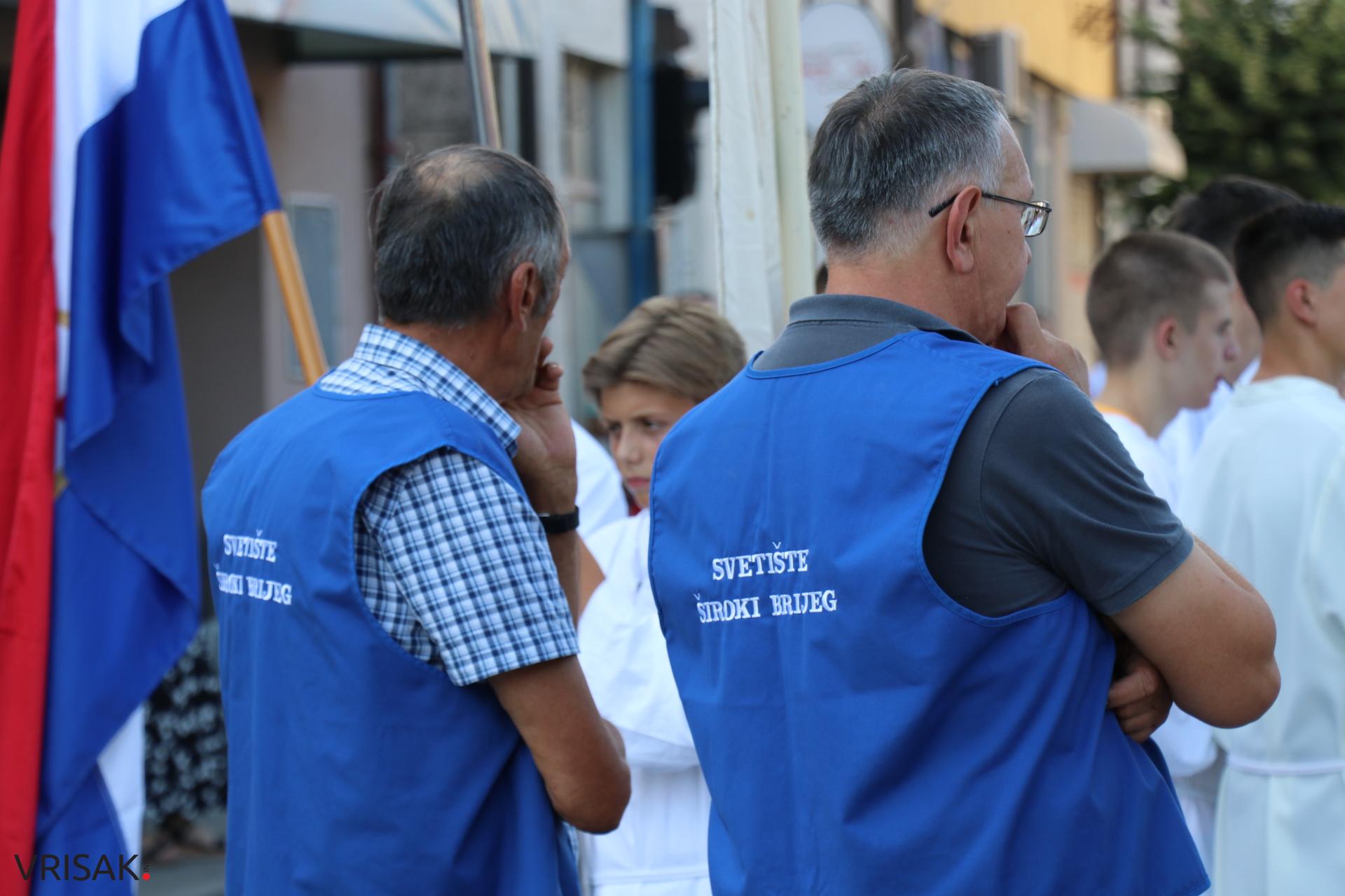 Procesija ulicama Širokog Brijega uoči blagdana Velike Gospe