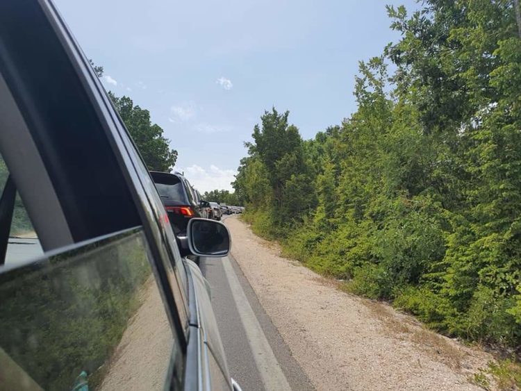 Gužva na pojedinim graničnim prijelazima, pogledajte situaciju na prijelazu Vinjani Gornji