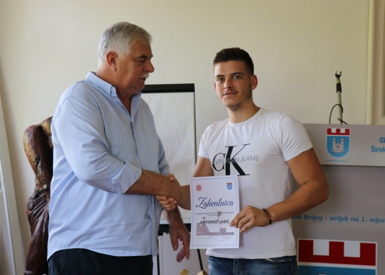 Gradonačelnik Kraljević upriličio prijem za širokobriješke maratonce