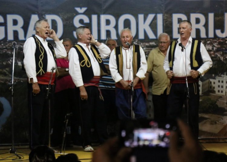 Održana Večer folklora i kulturne baštine „Brijeg Široki slavno ti je ime“