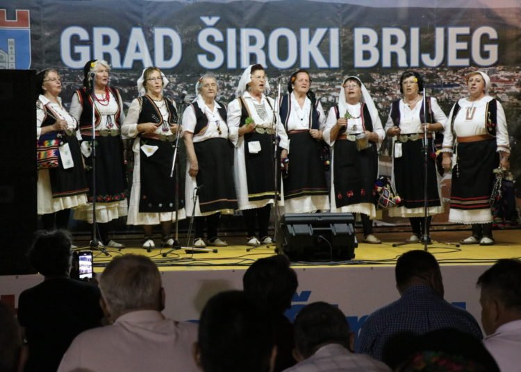 Održana Večer folklora i kulturne baštine „Brijeg Široki slavno ti je ime“