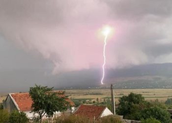 Pogledajte udar groma iznad Mostarskog blata