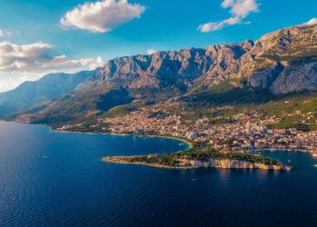 Vrelo turističko ljeto na Makarskoj rivijeri, na primorju 59.000 turista