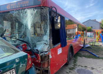 Srbija: Autobus uletio na dječje igralište, ozlijeđeno petero djece i troje odraslih