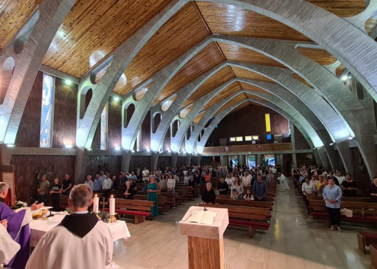 Proslavljena sveta misa za poginule i nestale župe Kočerin