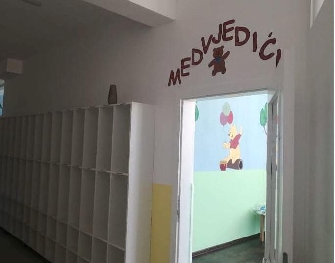 U Osnovnoj školi “Ante Bruno Bušić” u Rakitnu upriličeno je svečano otvaranje Dječjeg vrtića “Veseli Školarac”