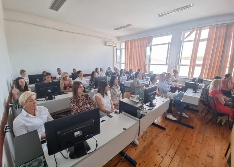 Zavod za odgoj i obrazovanje organizirao radionice za korištenje SUMIT Dnevnika