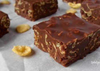 Čokoladne kocke s kikiriki maslacem