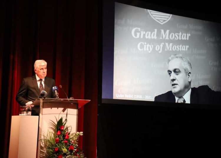 Održana komemoracija povodom prerane smrti dugogodišnjeg mostarskog gradonačelnika Ljube Bešlića
