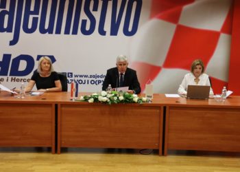 Predsjedništvo HDZ BiH: Međunarodna zajednica uvidjela je tko i što čini srž dubokih podjela u BiH