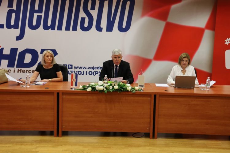 Predsjedništvo HDZ BiH: Međunarodna zajednica uvidjela je tko i što čini srž dubokih podjela u BiH