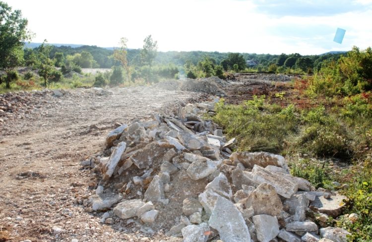 HRS: Nedopustivo je da se Trnjanima dovozi smeće s područja cijelog Širokog Brijega