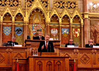 Izetbegović u Mađarskoj razarao BiH: Građanske grupacije je dvostruko više nego Hrvata
