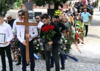 Pokopan Ljubo Bešlić, ispratio ga veliki broj građana