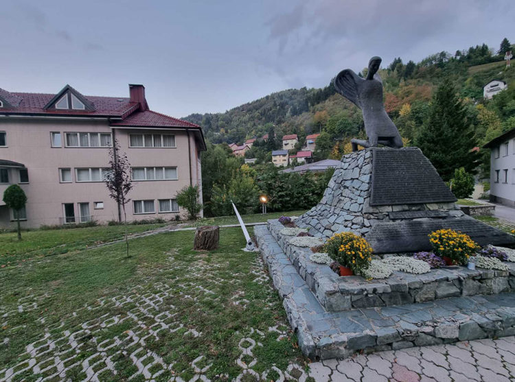 Vandalizam u Varešu – rušenje države BiH?