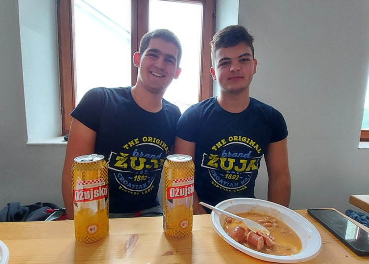 Velika akcija čišćenja u Uzarićima „Čuvaj, pazi, ne bacaj!“