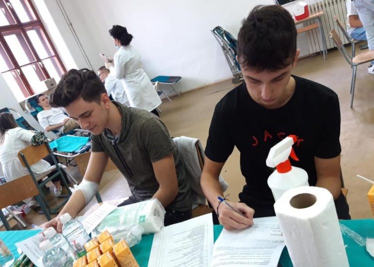 Širokobriješki gimnazijalci darovali 17 doza krvi