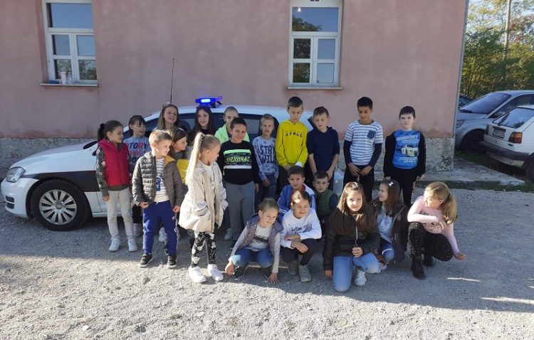 Djelatnici PU Široki Brijeg educirali učenike u Rasnu