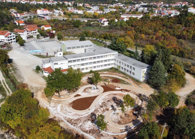 Široki Brijeg: Počelo uređenje parka „Otok sreće“ prilagođenog djeci s poteškoćama u razvoju