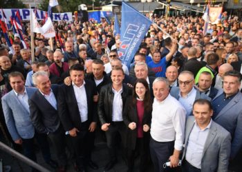 Banja Luka: Opozicija prosvjeduje na Trgu Krajine, najavili svrgavanje dolazak na vlast nakon izbora 2022.