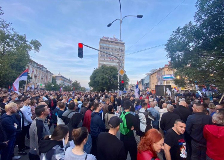 Banja Luka: Opozicija prosvjeduje na Trgu Krajine, najavili svrgavanje dolazak na vlast nakon izbora 2022.