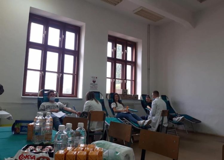 Širokobriješki gimnazijalci darovali 17 doza krvi