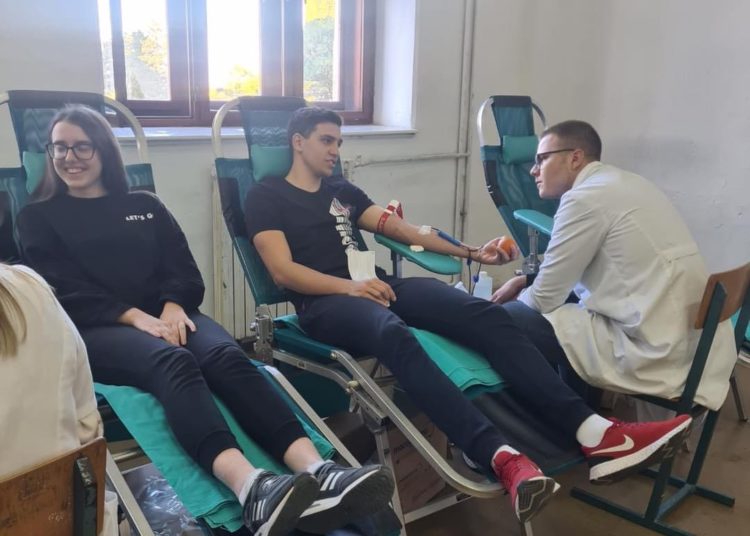 Široki Brijeg: Strukovnjaci darovali 16 doza krvi