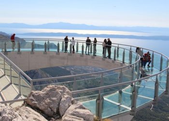 Bh. turisti dobri potrošači, veliki broj sezonaca radi u Makarskoj