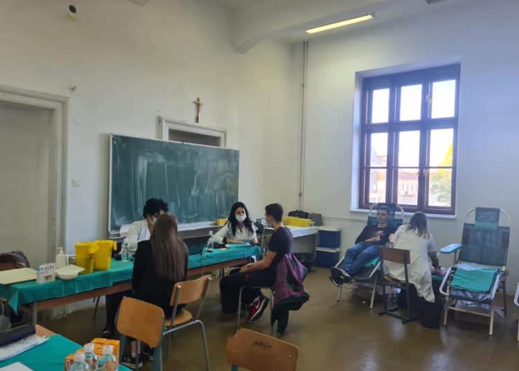 Široki Brijeg: Strukovnjaci darovali 16 doza krvi