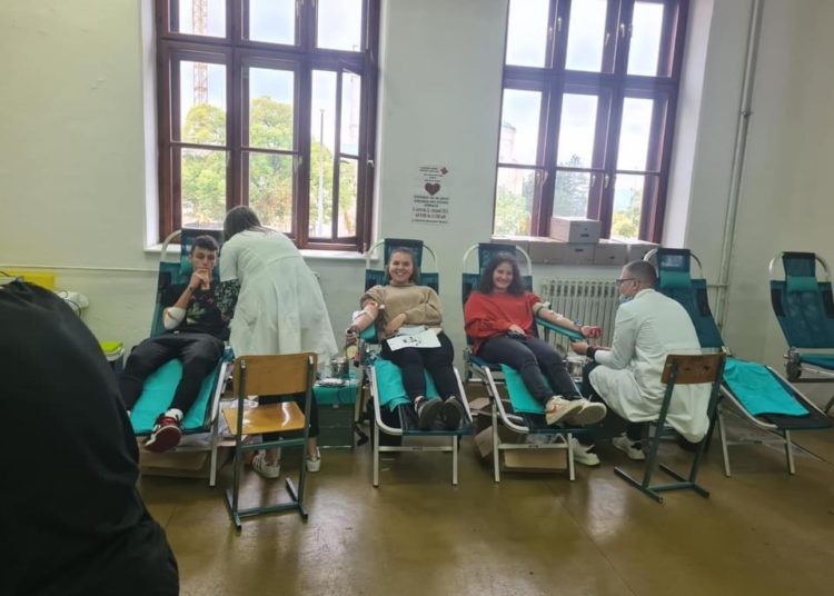 Širokobriješki gimnazijalci darovali 17 doza krvi