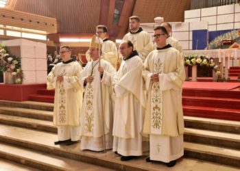 Zaređena petorica novih đakona