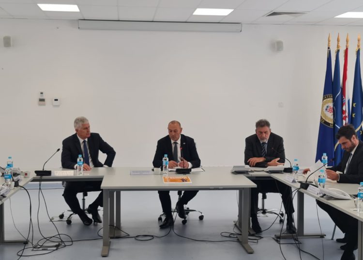 Dužnosnici HDZ-a BiH osigurali sredstva za obnovu Osnovne škole Dragutina Tadijanovića u Petrinji