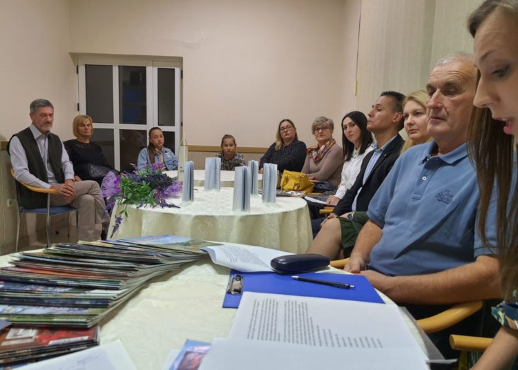 Tri napretkove podružnice predstavile časopis „Fojnička škrinja“ i knjigu aforizama „Kula od karata zlata“