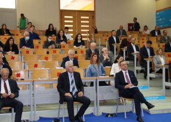 “Ni jedan narod ne može odlučivati sam i ni jedan ne može biti manjina”