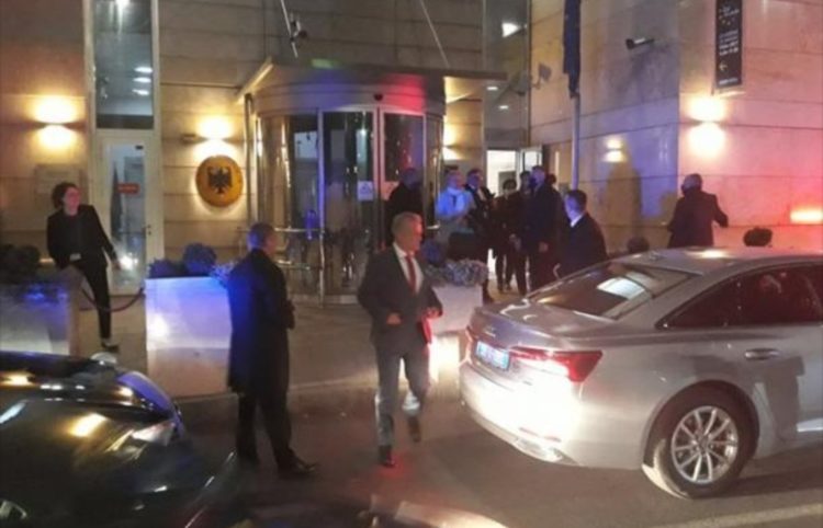 Završen sastanak u zgradi Delegacije EU: Sattler i Schmidt izašli zajedno