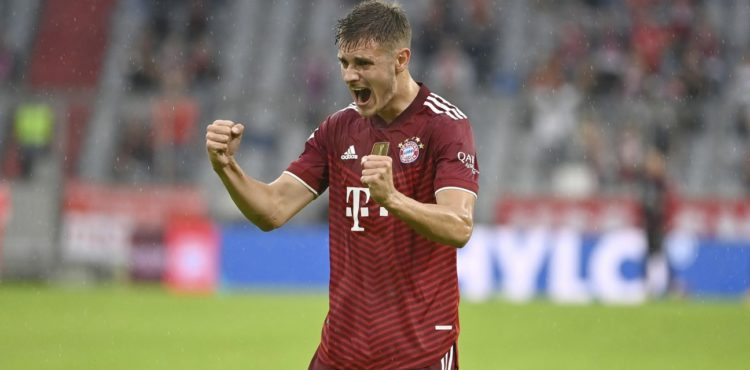 Josip Stanišić potpisao novi ugovor s Bayernom