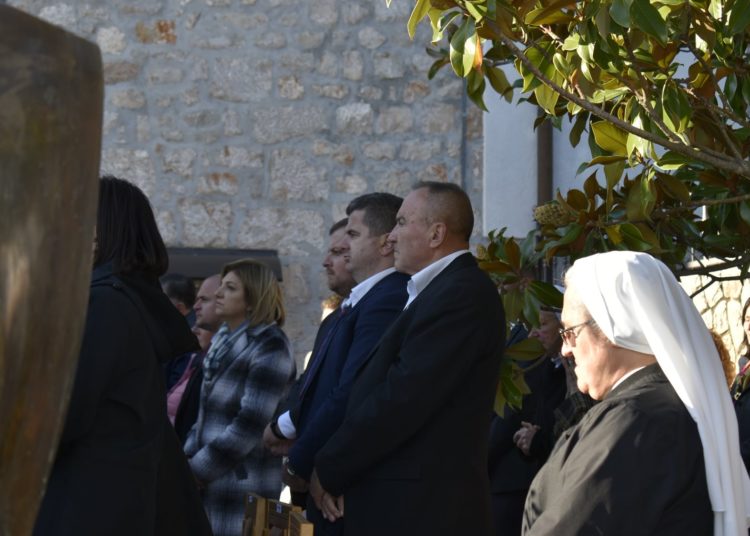 Blagoslovljena kapelica u rodnoj kući Petra Barbarića u Klobuku