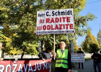 Traže od Schmidta reakciju kako ne bi postao novi Karremans