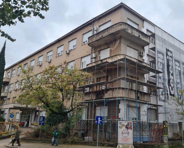 Deset osoba preminulo u Covid bolnici, 150 novih slučajeva koronavirusa u HNŽ-u