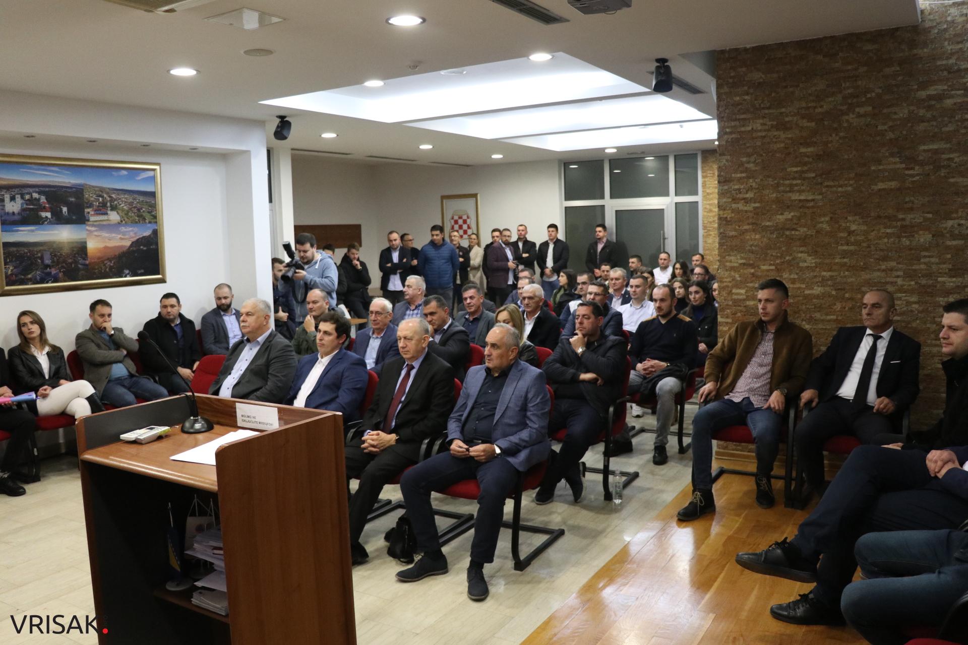 Ćosić i Šoljić o povijesnom kontekstu utemeljenja Hrvatske zajednice Herceg-Bosne u prepunoj dvorani Skupštine ŽZH