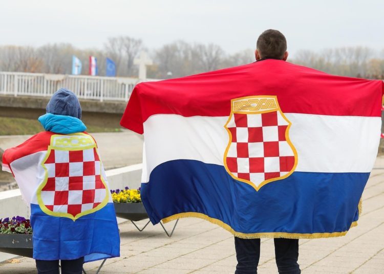 U Vukovar došao veliki broj ljudi iz Hrvatske i BiH