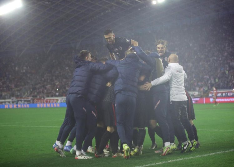 Pogledajte kako su igrači proslavili plasman na SP; “Moja Hercegovina” i “Lijepa li si” orilo se Poljudom