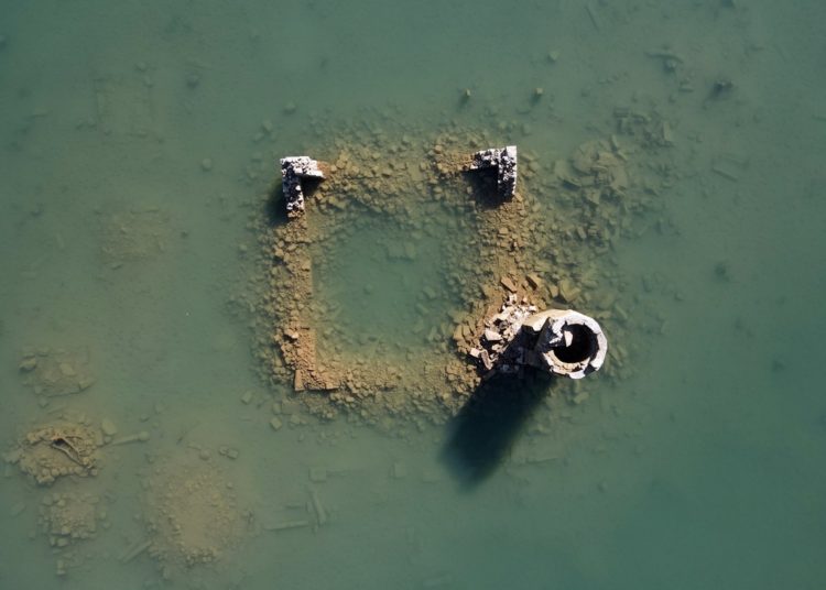 Iz Ramskog jezera izranjaju ostaci sela