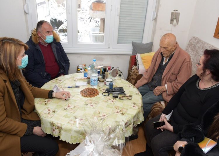 Rođeni Mostarac proslavio 102. rođendan, a još uvijek vozi auto