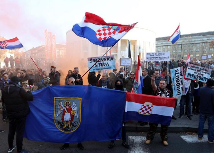 Veliki prosvjed protiv Covid potvrda u Zagrebu: ‘Bez temeljnih ljudskih prava nismo ljudi već robovi!