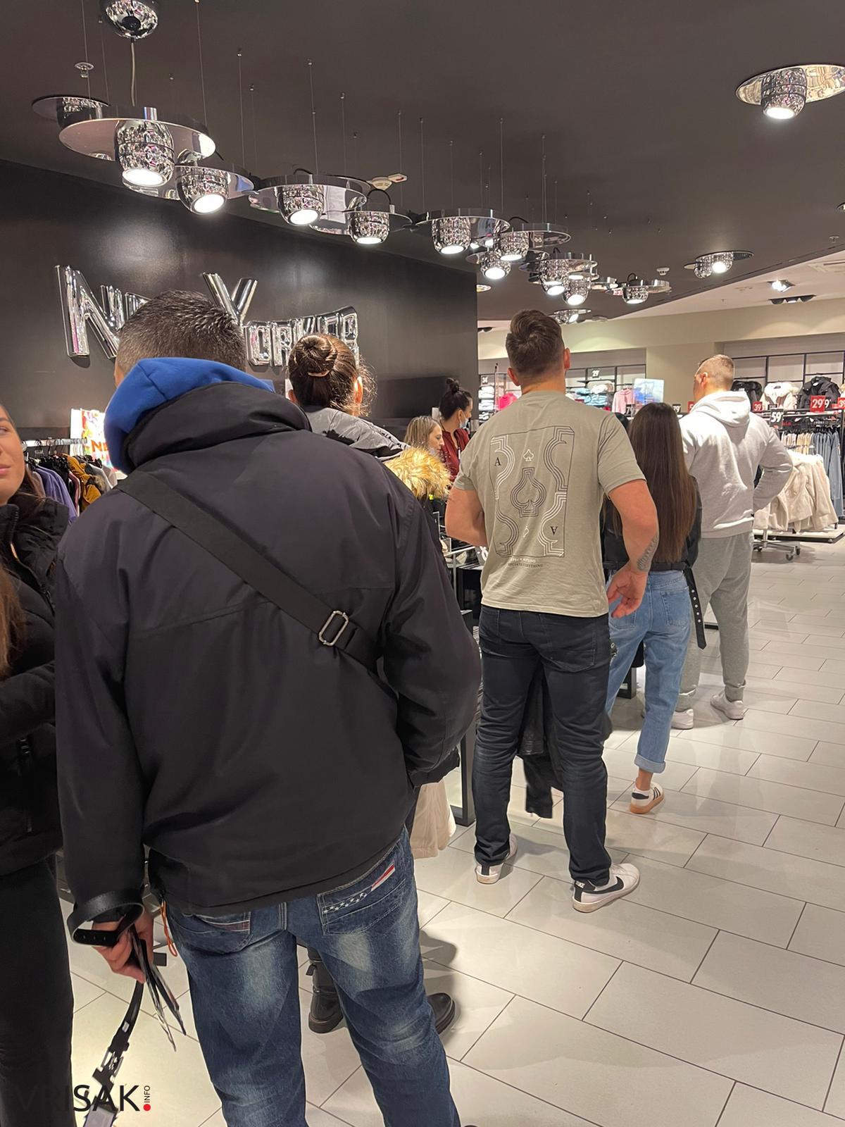 Black Friday ludnica zahvatila Mostar