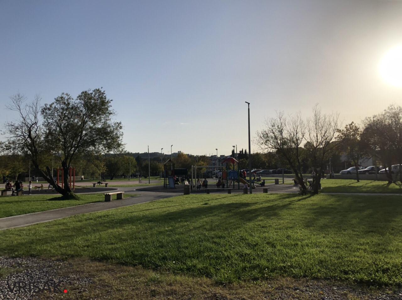 Sunčana nedjelja i prirodne ljepote Borka izvukle Širokobriježane u šetnju