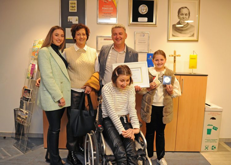 Uručeno volontersko priznanje „Gordana Jelić“ prošlogodišnjem dobitniku Franji Ostojiću