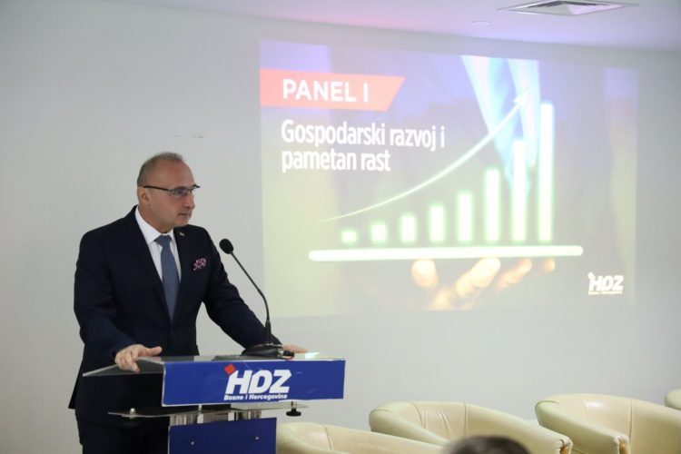 Čović: Nitko nikome ne može nešto dati ili uzeti, Izetbegovićev stav nije vrijedan komentara