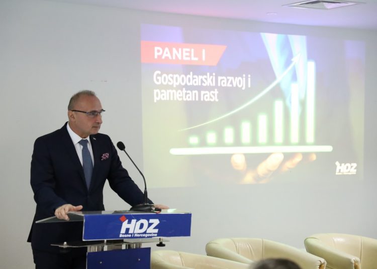 Čović: Nitko nikome ne može nešto dati ili uzeti, Izetbegovićev stav nije vrijedan komentara